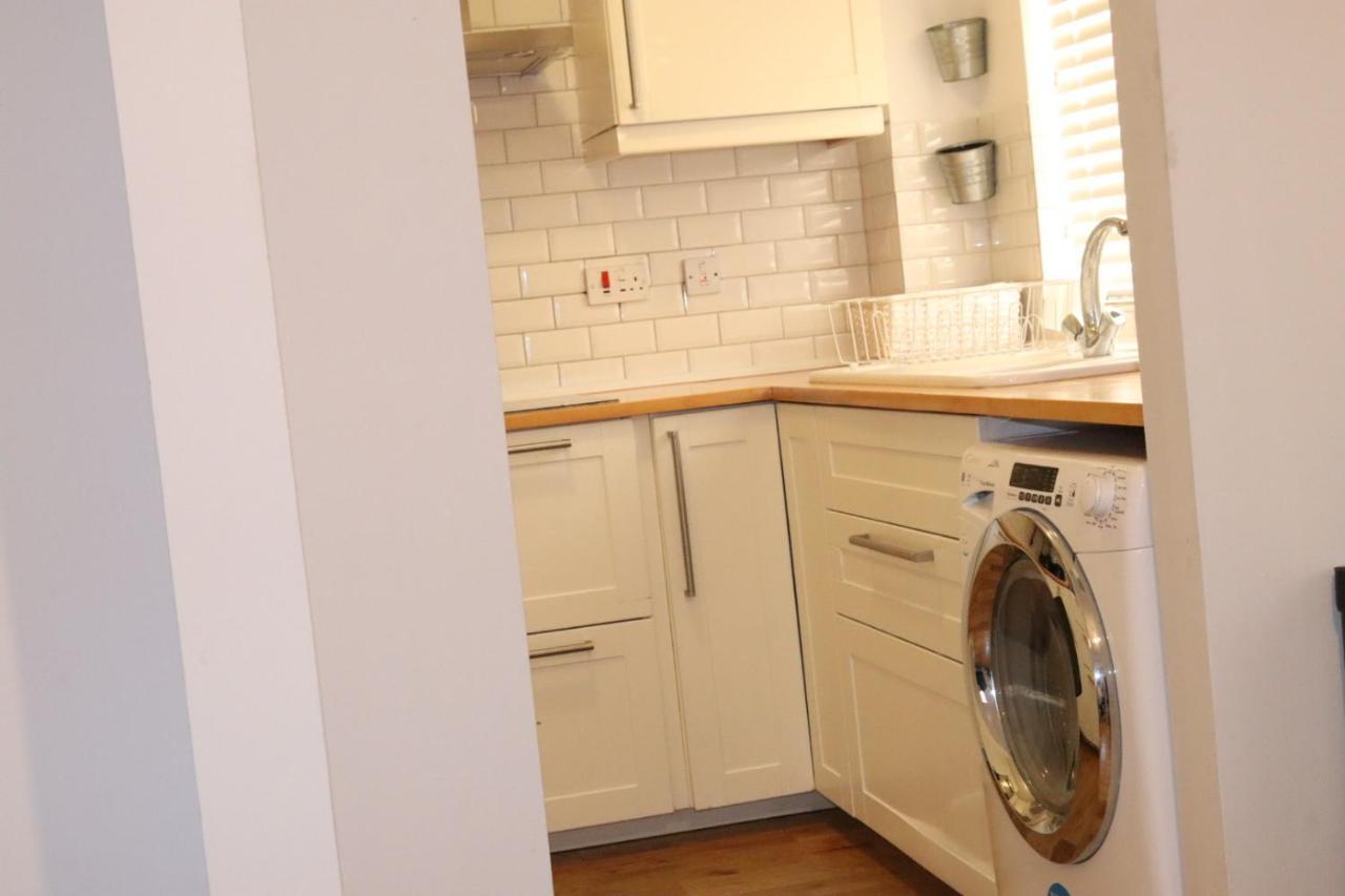 Garland Modern Apartment With Private Garden & Parking Dartford 5 エクステリア 写真