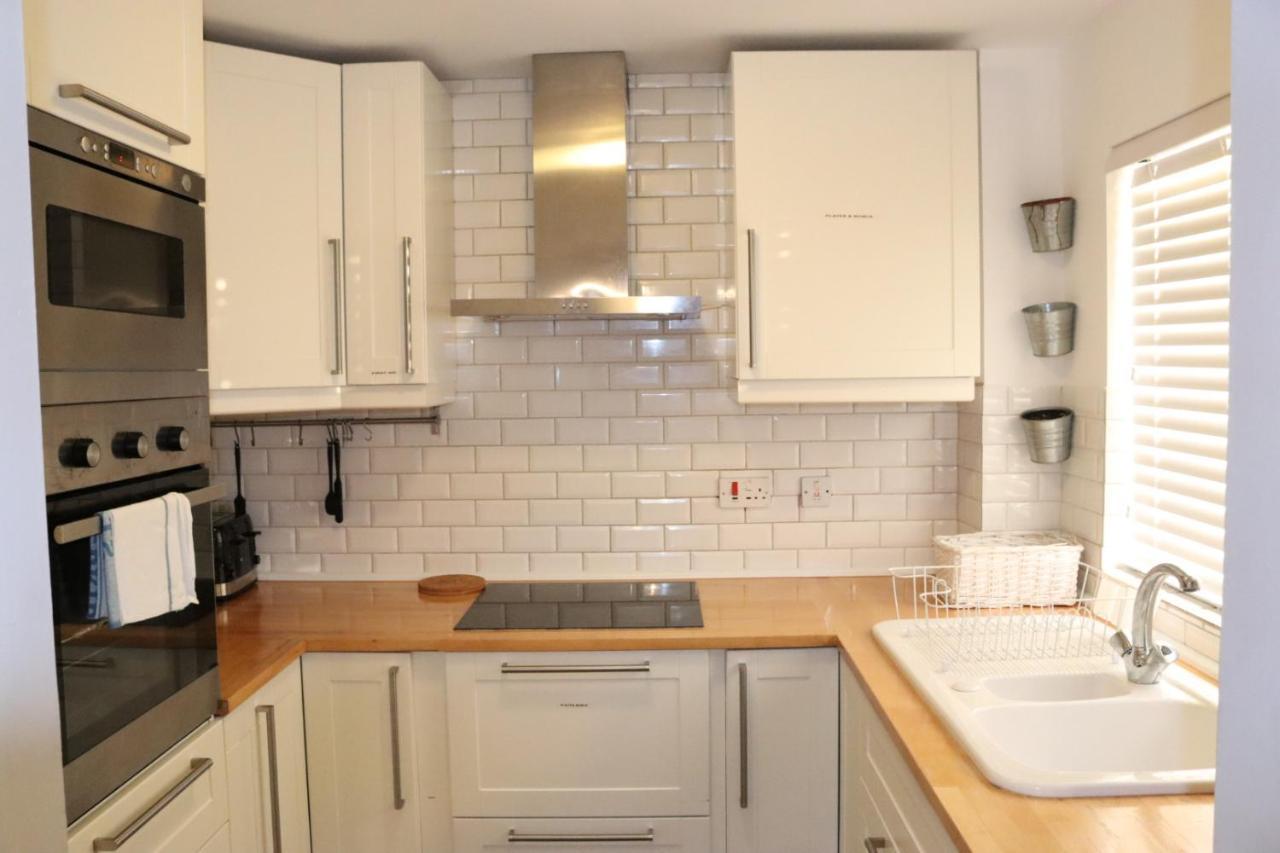 Garland Modern Apartment With Private Garden & Parking Dartford 5 エクステリア 写真
