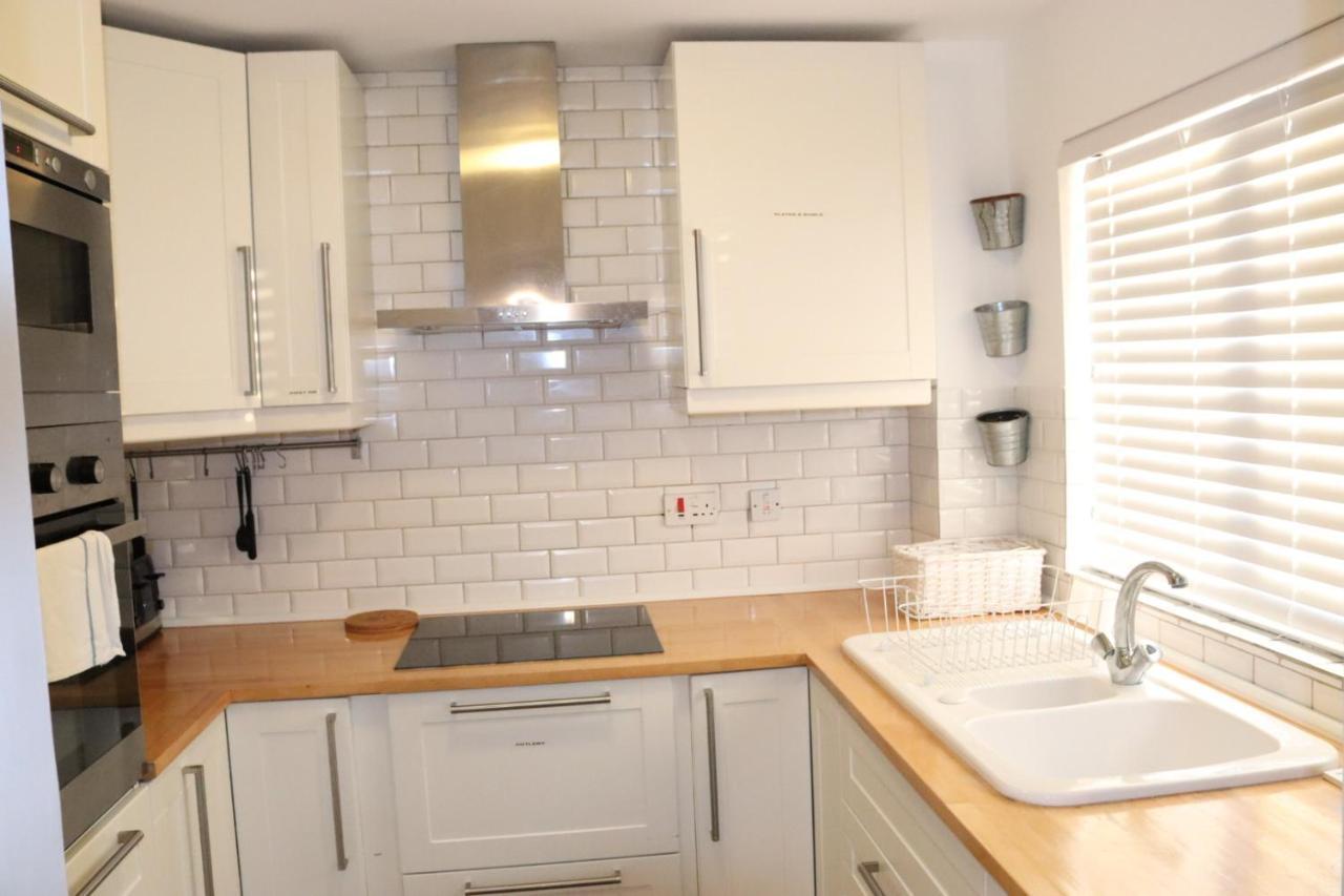Garland Modern Apartment With Private Garden & Parking Dartford 5 エクステリア 写真