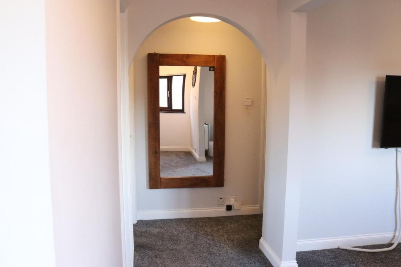Garland Modern Apartment With Private Garden & Parking Dartford 5 エクステリア 写真