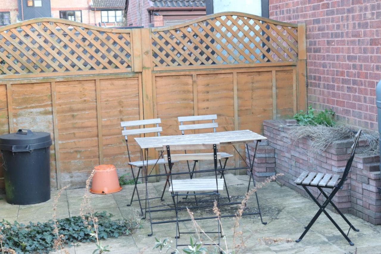 Garland Modern Apartment With Private Garden & Parking Dartford 5 エクステリア 写真