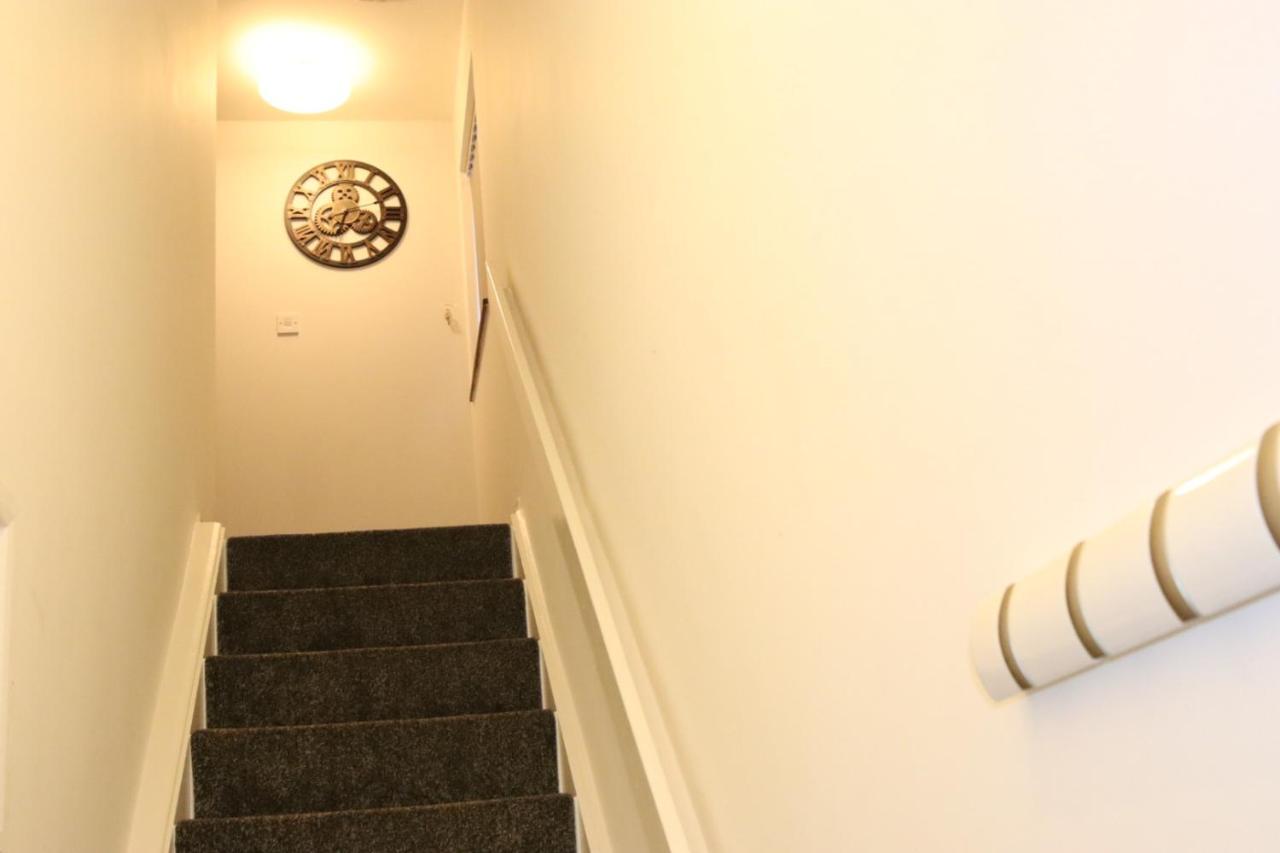 Garland Modern Apartment With Private Garden & Parking Dartford 5 エクステリア 写真